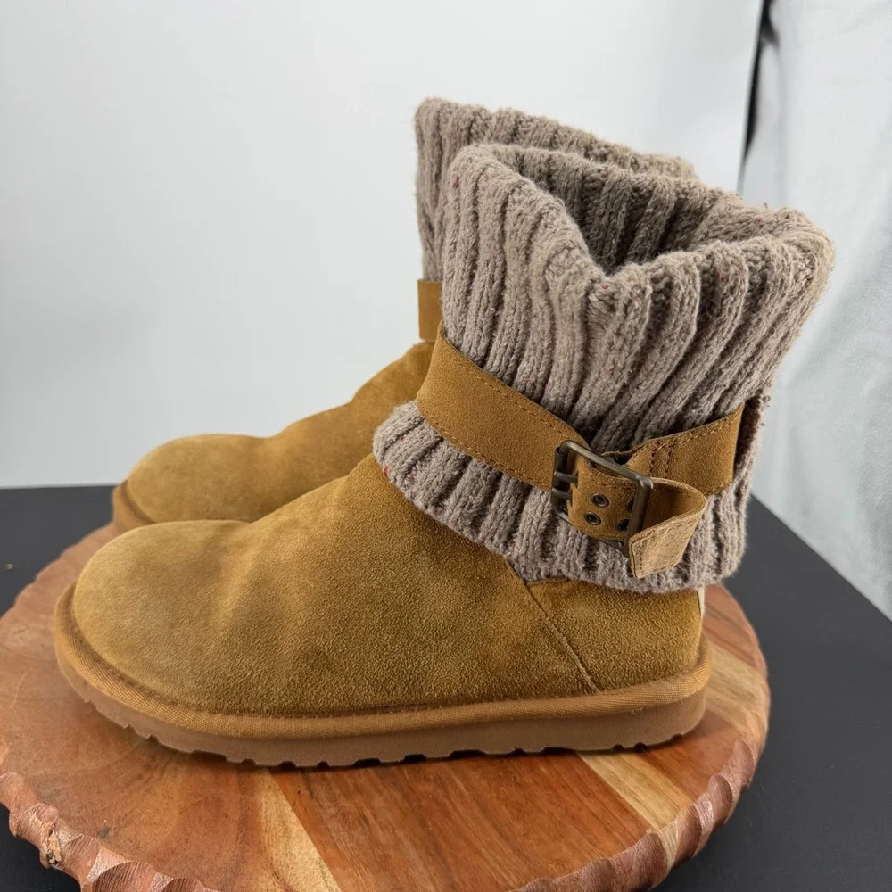 UGG 1003175 Cambridge Boots Size‎ 6 tan sweater knit